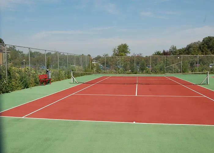 בית נופש In Noordwijk Near & *