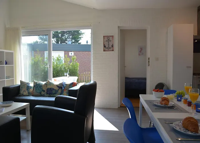 In Noordwijk Near & ノールトウェイケルハウト　